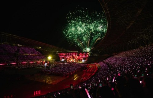 周深「深深的」巡回演唱会贵阳站落幕 七夕限定 家乡夜晚被歌声与烟火点亮