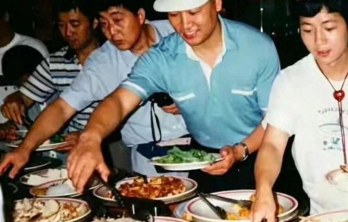 一张照片看清真性情！迟重瑞的分寸感，才是婚姻和人生的底层逻辑