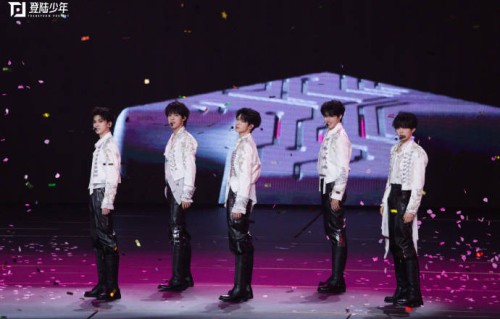 TOP登陆少年组合出道600天，还有哪些其他庆祝活动？