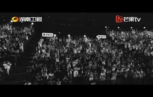 侯明昊凭借《Simon》拿下小组第一后，舆论中存在哪些争议性评价？|晋级|高音|跨界|情感|质疑
