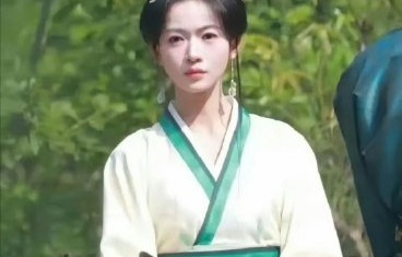 吴谨言产后变胖，为何引发全网审美大讨论？