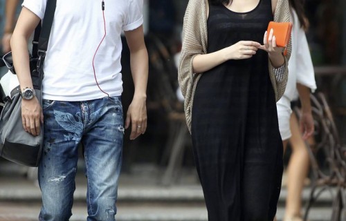 冯绍峰与倪妮恋爱时期，两人狂街的画面