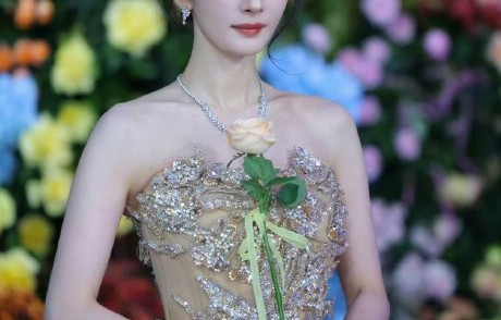杨幂主动让C位对娱乐圈红毯站位文化有何影响？