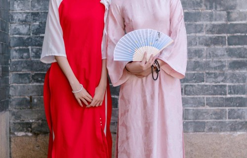 李冰冰自曝与妹妹李雪因工作吵架,姐妹俩共同关联多家企业