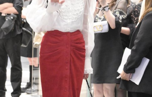 林志玲在新剧《玉兰花开君再来》中具体饰演一个什么样的角色？