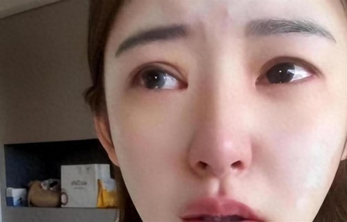 黄一鸣坐不住了，55万债务压身，王思聪靠不住后，她喊话王健林