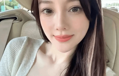李小璐首谈遭8年网暴：官司均大胜 “做头发”梗不实
