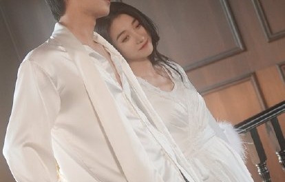 王格格从土木工程转行到短剧女王的经历是怎样的？