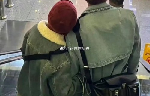 杨丞琳和李荣浩是如何在社交媒体上分享甜蜜家庭日常的？