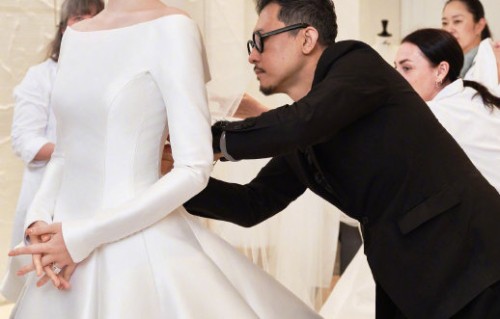 何猷君奚梦瑶婚礼现场，他们的两个孩子表现得怎么样？|迪奥（Dior）|香奈儿（Chanel）|格拉夫(Graff)|周杰伦|王嘉尔