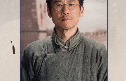 王骁在《南京照相馆》中的配角表演为何被称赞？