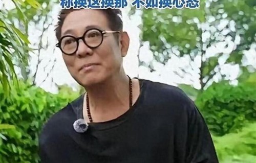 惊艳回归：李连杰携妻女尼泊尔修佛合影—颜值回春，真相如何？
