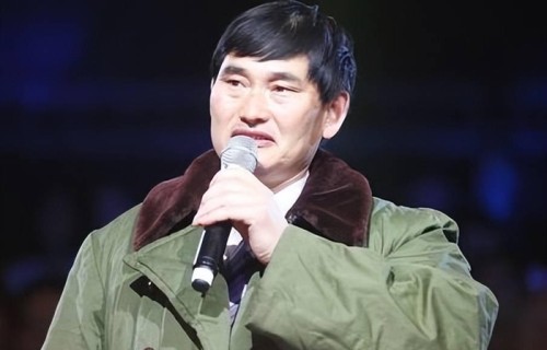 大衣哥朱之文:爆红后坚持不涨价，10万唱3首歌的“另类”顶流