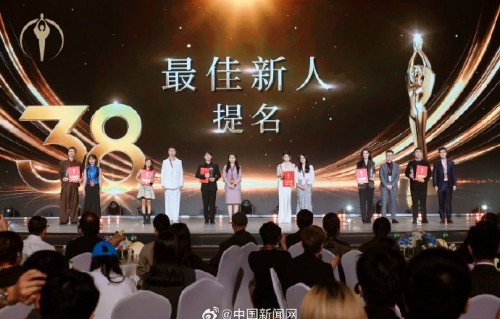 陈丽君和李云霄分别是哪年出生的？