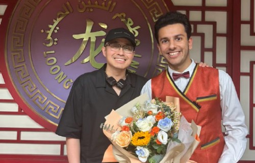 方浩明在《欢迎来龙餐馆》中饰演什么角色？