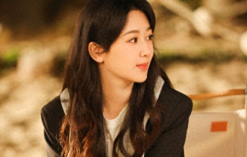 《国色芳华》与杨紫和李现有对手戏的演员，意外透露该剧重要细节