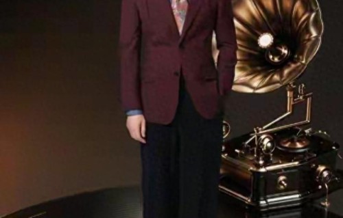 何炅八度坐镇《歌手2026》!52岁定海神针再掌话筒 那英沈梦辰助阵_茶香书影|我是歌手|中国好声音|湖南卫视|音乐|节目