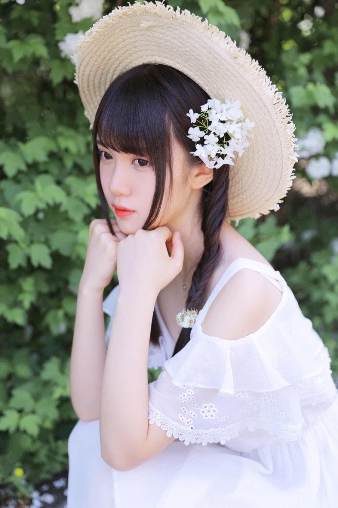 宋佳新片扮演身患绝症的火化师，网友：海报给我整哭了