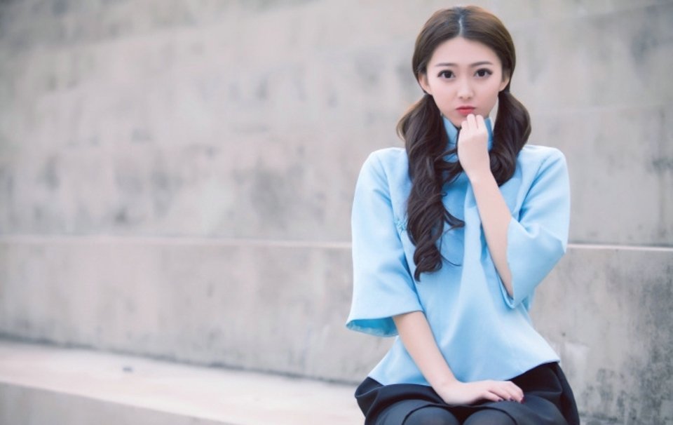 阚清子的现任老公从事什么职业,两人是如何相识的?