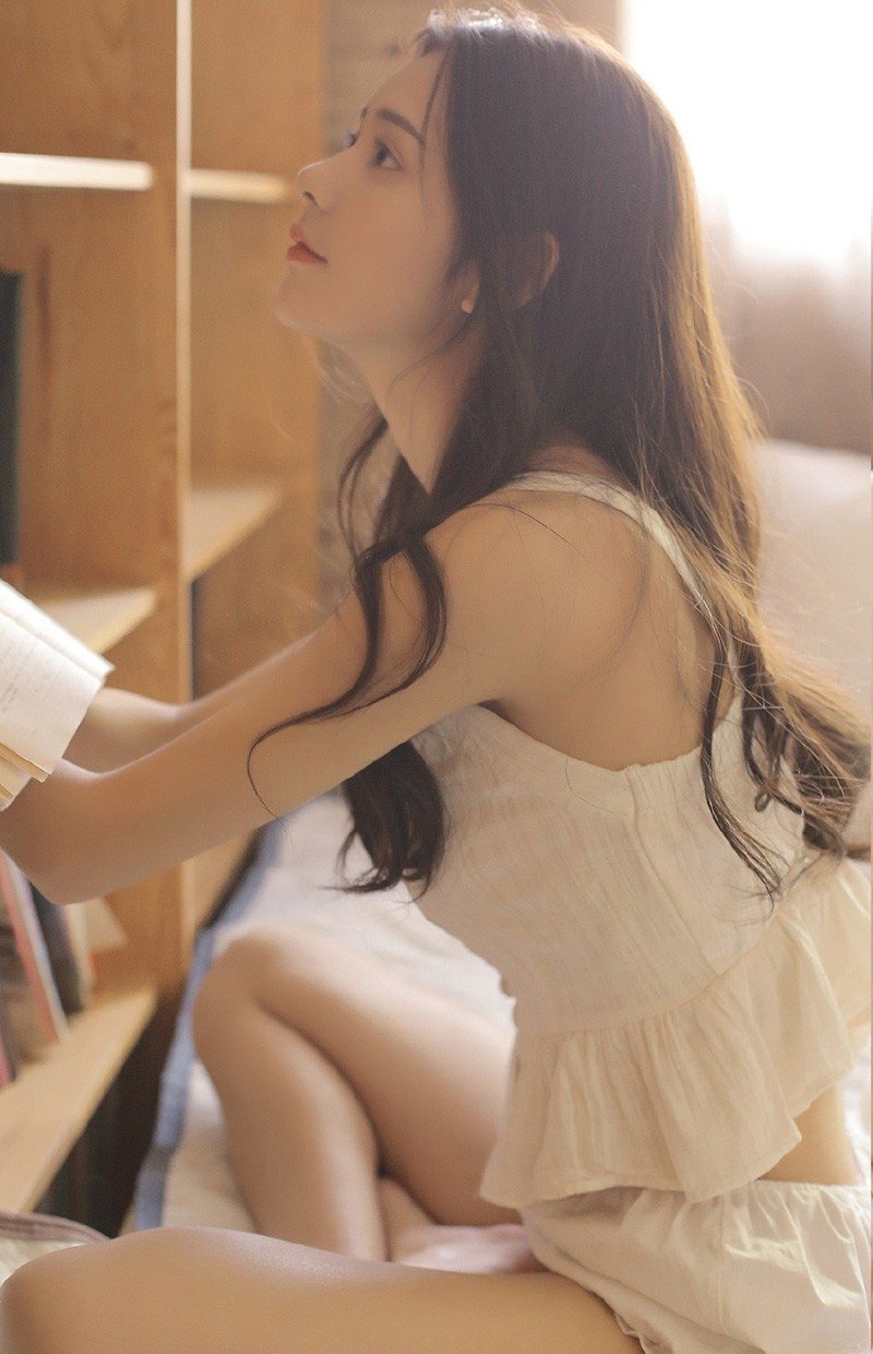 新人演员娜一是如何评价倪妮在片场对她的照顾的?