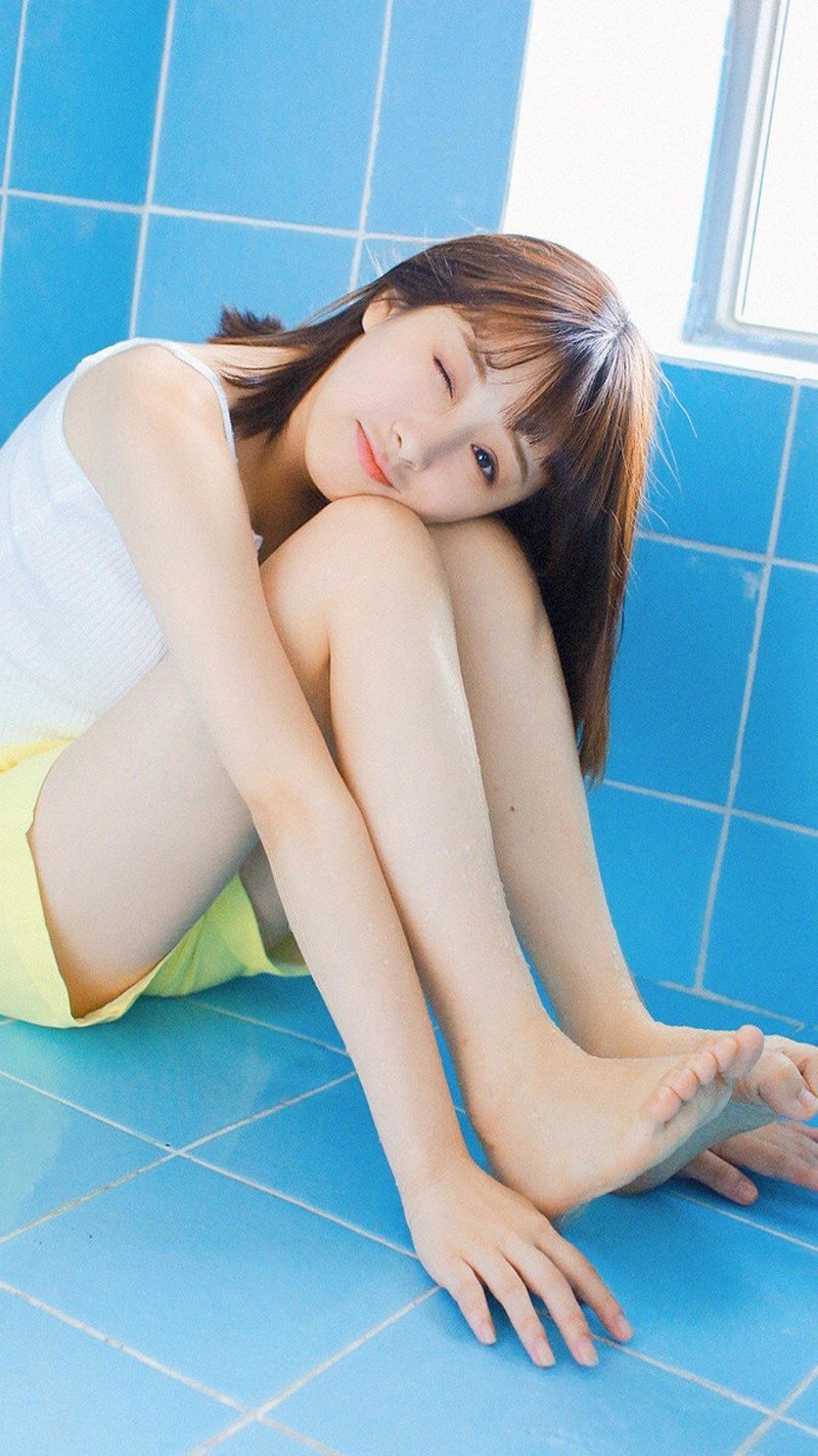 阚清子的现任老公从事什么职业，两人是如何相识的？