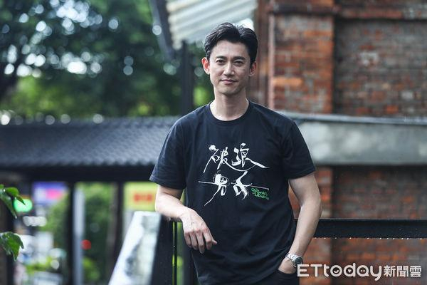 吴慷仁提到柴智屏。（图／记者林敬旻摄）