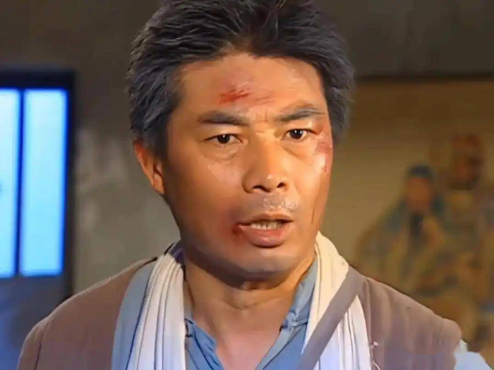 十五年光阴流转,“李副官”的忠厚形象依然鲜活。而曹秋根这位艺术家的名字,不应再被时光遗忘。他留给我们的,不仅是荧幕上的经典角色,更是一份关于专注、敬业与淡泊的永恒启示。