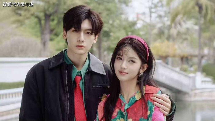 写在最后，电视剧《你好1983》今日正式开播。无论你看或不看，该剧的观看量数据一定不会差，因为穿越题材的偶像剧向来备受网友观众喜爱；不管是好评还是差评，该剧的观众口碑都不会差，因为只要年轻观众喜爱的作品，口碑通常都不会差。最后想问，你觉得该剧能否开播即火？