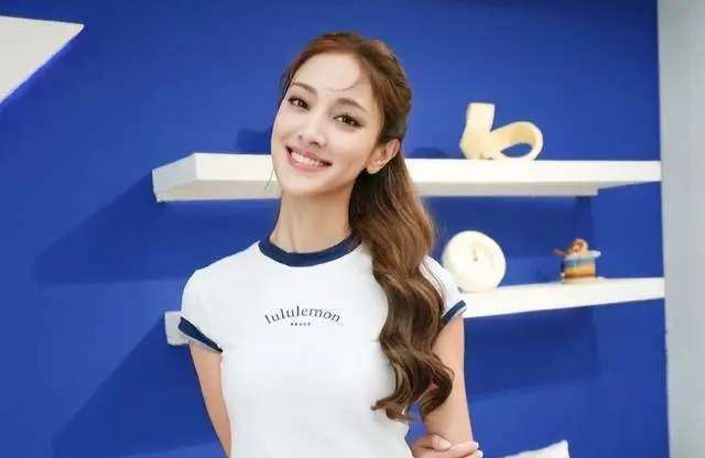 各位读者，看到第四轮公演的个人喜爱值排名后，你们觉得，李小冉与王濛的排名为何会出现如此明显的下降呢？