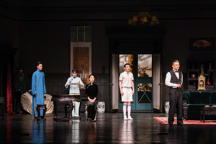 复排版《雷雨》本轮首演剧照。剧照摄影:李春光